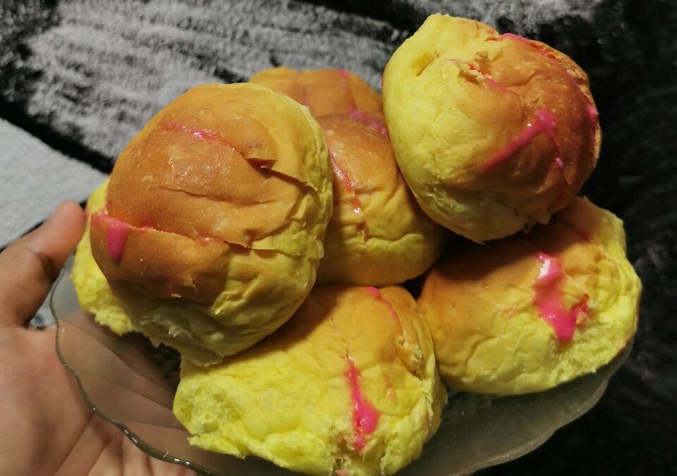 Maldivian Cream Buns (Cream jehi banas)